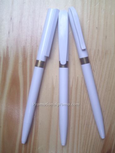 Plastic ballpen