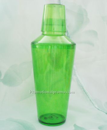 Plastic cocktail shaker