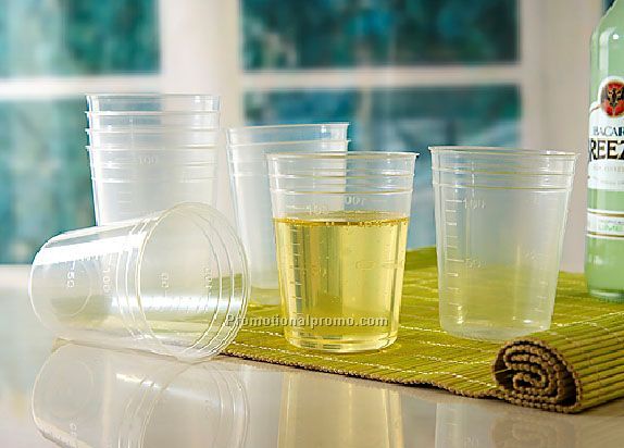 Plastic measuring cup