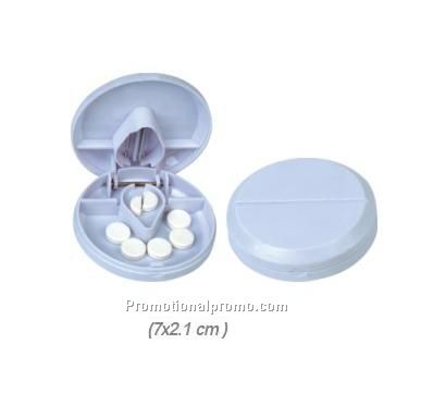 Round pill box with cutter
