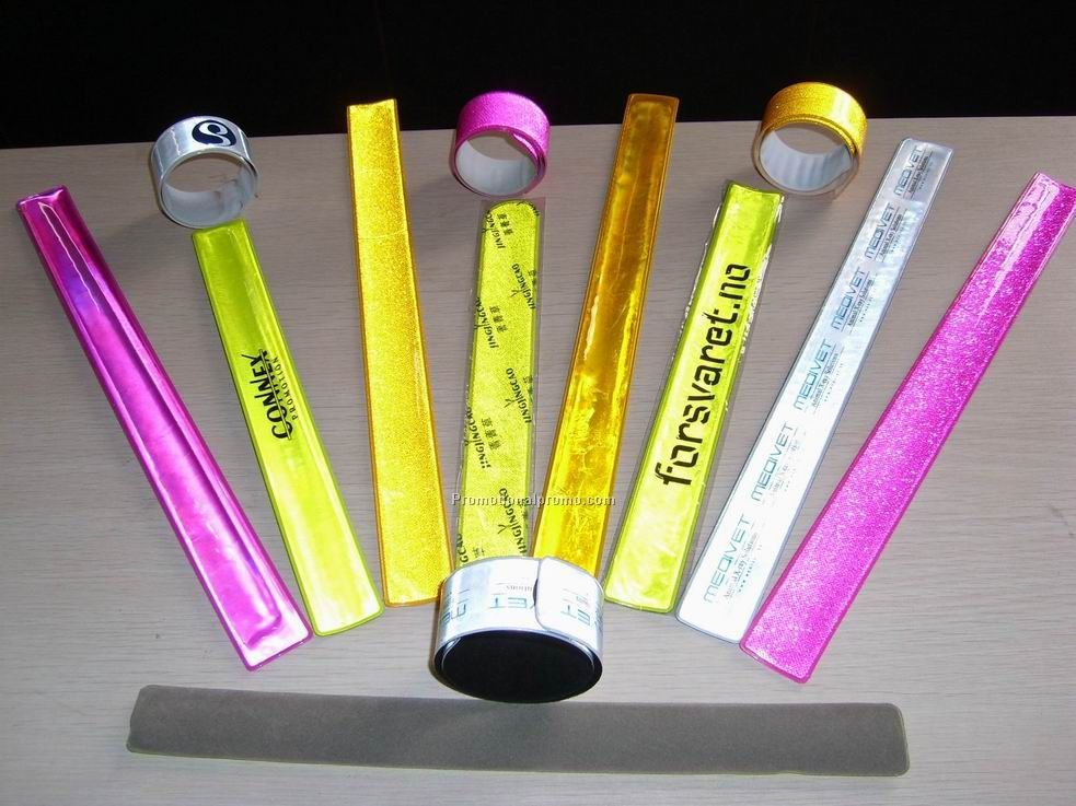 Slap bracelet